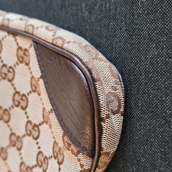 Gucci Canvas Hasler Pochette - Picture 8 of 10